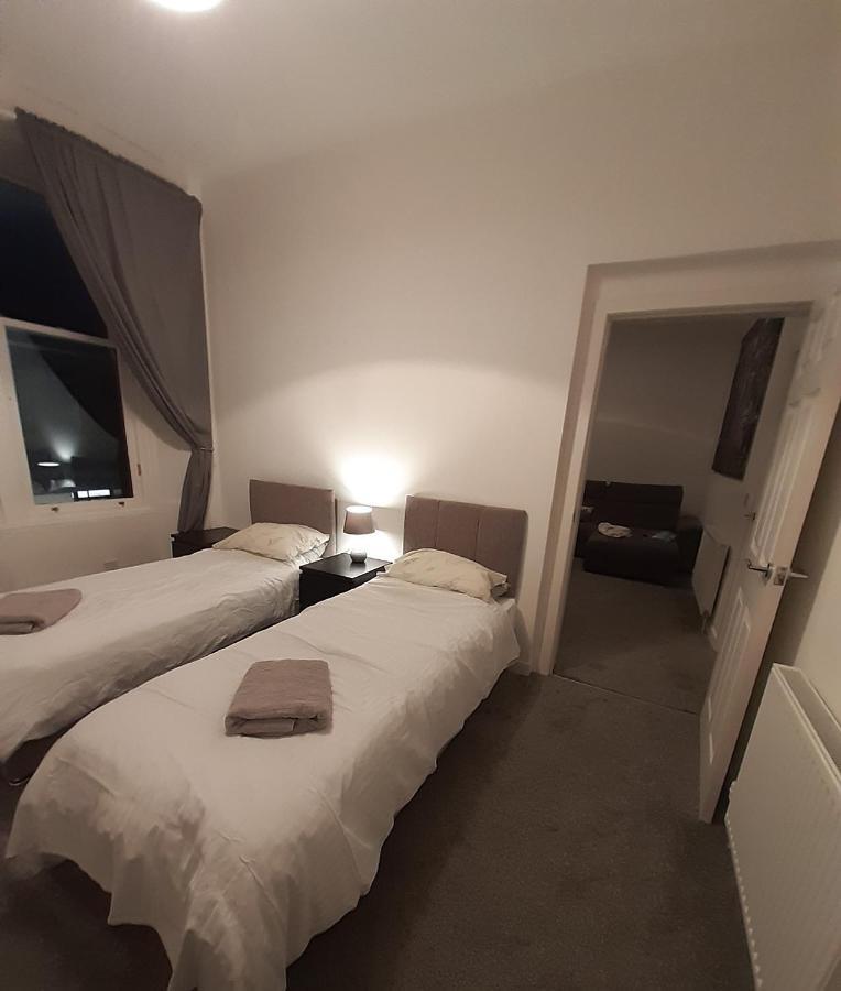 Carvetii - Edward House B - 2 Dbl Bed 1St Floor Flat Apartment Дънфърмлин Екстериор снимка